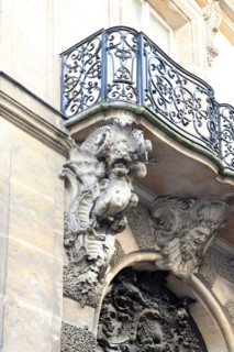 france, region ile de france, paris 4e arrondissement, ile saint louis, 51 rue saint louis en l'ile, hotel chenizot, portail, dragons, hotel particulier.
Date : 2011-2012