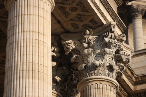 France, ile de france, paris 5e arrondissement, rue soufflot, pantheon, place des grands hommes, colonnade, detail chapiteau composite.
Date : 2011-2012