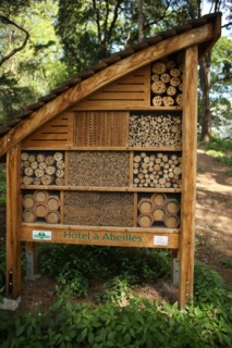 France, ile de france, paris 5e arrondissement, jardin des plantes, hotel a abeilles.
Date : 2011-2012