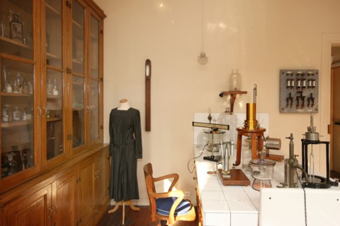 France, ile de france, paris 5e arrondissement, 11 rue pierre et marie curie, institut curie, musee pierre et marie curie, laboratoire de marie curie, science, histoire, radium, radioactivite.
Date : ...