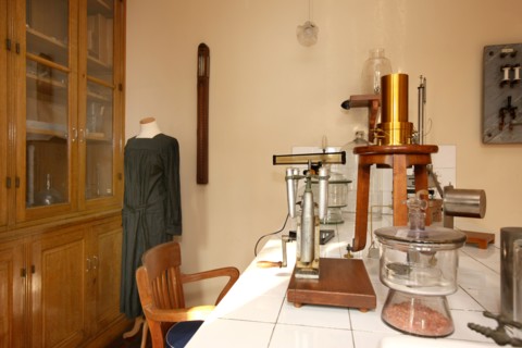 France, ile de france, paris 5e arrondissement, 11 rue pierre et marie curie, institut curie, musee pierre et marie curie, laboratoire de marie curie, science, histoire, radium, radioactivite.
Date : ...