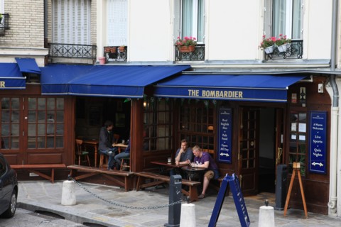 France, ile de france, paris 5e arrondissement, 2 place du pantheon, pub the bombardier, bar, grande bretagne.
Date : 2011-2012