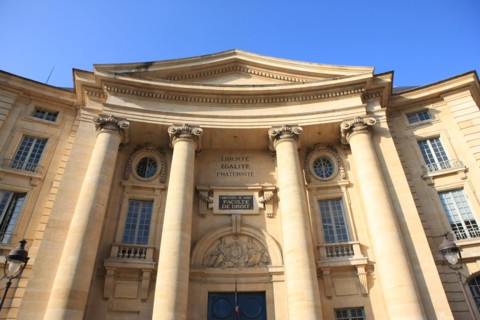 france, region ile de france, paris 5e arrondissement, place du pantheon n12, faculte de droit, ecole, universite de paris, fronton, colonnes.
Date : 2011-2012