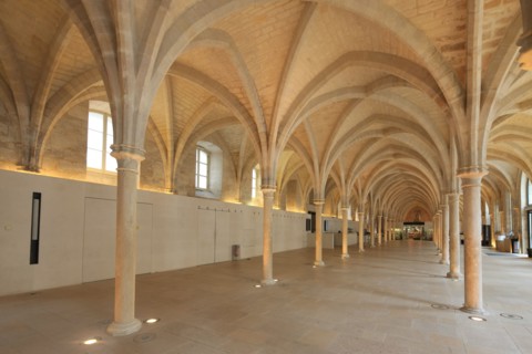 France, ile de france, paris 5e arrondissement, rue de poissy, college des bernardins, religion, architecte jm wilmotte, grande nef, piliers, voutes.
Date : 2011-2012