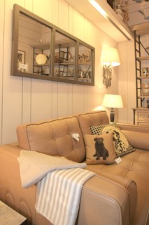 France, ile de france, paris 7e arrondissement, 102 rue du bac, boutique blanc d'ivoire, design, mobilier, decoration.
Date : 2011-2012