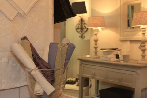 France, ile de france, paris 7e arrondissement, 102 rue du bac, boutique blanc d'ivoire, design, mobilier, decoration.
Date : 2011-2012