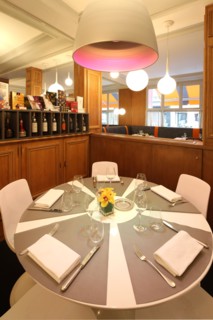 France, ile de france, paris 7e arrondissement, 9 rue de bourgogne, restaurant tante marguerite, groupe bernard loiseau, gastronomie.
Date : 2011-2012