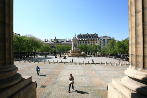 France, ile de france, paris 6e arrondissement, place saint sulpice, eglise saint sulpice, fontaine dite des point cardinaux;
Date : 2011-2012