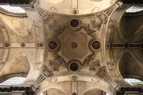 France, ile de france, paris 6e arrondissement, place saint sulpice, eglise saint sulpice, voute, croisee du transept.
Date : 2011-2012