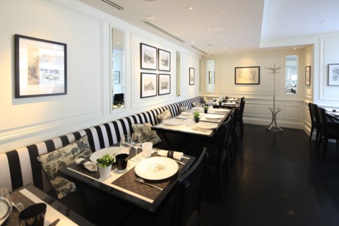 France, ile de france, paris 6e arrondissement, 9 rue de l'Ecole de Medecine, creperie restaurant, compagnie de bretagne, decoration de pierre yves rochon, architecte.
Date : 2011-2012