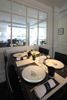 France, ile de france, paris 6e arrondissement, 9 rue de l'Ecole de Medecine, creperie restaurant, compagnie de bretagne, decoration de pierre yves rochon, architecte.
Date : 2011-2012