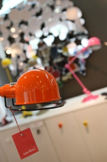 France, ile de france, paris 7e arrondissement, 26 boulevard raspail, boutique sentou, mobilier, design, sieges, luminaires, decoration.
Date : 2011-2012