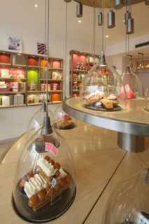 France, ile de france, paris 7e arrondissement, 93 rue du bac, la patisserie des reves, philippe conticini, gateaux, gastronomie.
Date : 2011-2012