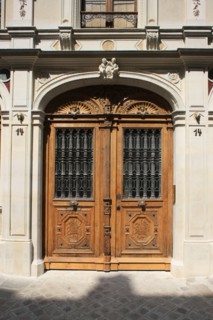 France, ile de france, paris 7e arrondissement, 14 rue vaneau, maison de 1835 neo renaissance, philibert delorme, architecture, decor, renovation, porte.
Date : 2011-2012