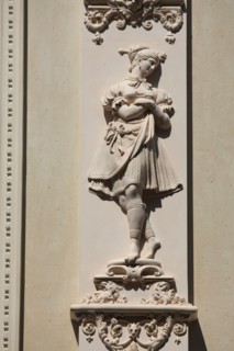 France, ile de france, paris 7e arrondissement, 14 rue vaneau, maison de 1835 neo renaissance, philibert delorme, architecture, decor, renovation, detail sculpture.
Date : 2011-2012