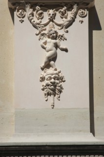 France, ile de france, paris 7e arrondissement, 14 rue vaneau, maison de 1835 neo renaissance, philibert delorme, architecture, decor, renovation, detail sculpture.
Date : 2011-2012