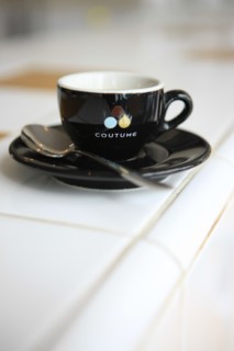 France, ile de france, paris 7e arrondissement, 47 rue de babylone, cafe coutume, cafe, bar, gastronomie.
Date : 2011-2012