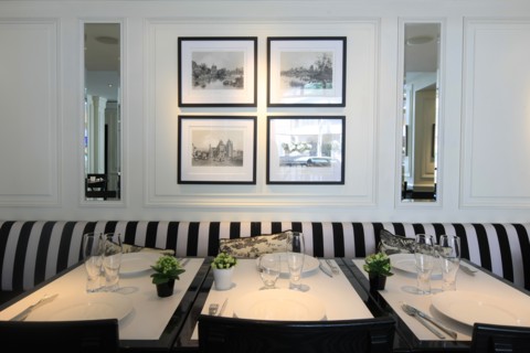 France, ile de france, paris 6e arrondissement, 9 rue de l'Ecole de Medecine, creperie restaurant, compagnie de bretagne, decoration de pierre yves rochon, architecte.
Date : 2011-2012