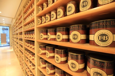 France, ile de france, paris 7e arrondissement, 50 rue de l'universite, showroom farrow and ball, peinture, papier peint, decoration.
Date : 2011-2012