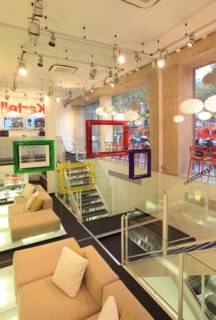 France, ile de france, paris 7e arrondissement, 242 boulevard saint germain, showroom kartell, design, mobilier, decoration

Date : 2011-2012