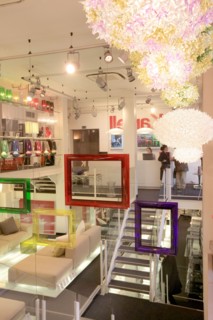 France, ile de france, paris 7e arrondissement, 242 boulevard saint germain, showroom kartell, design, mobilier, decoration

Date : 2011-2012