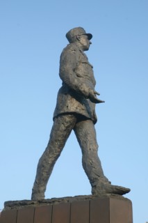 Statue du General de Gaulle, par Jean Cardot.
Paris 8e arrondissement, avenue des champs elysees
Date : 2011-2012