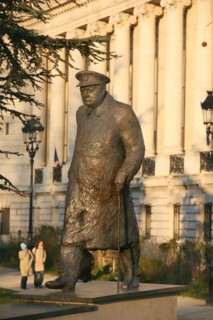 Paris 8e arrondissement, statue de Churchill devant le Petit Palais, avenue Winston Churchill. Sculpteur Jean Cardot. 

Date : 2011-2012