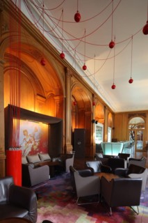 France, ile de france, paris 8e arrondissement, avenue montaigne, hotel plaza athenee, bar

Date : 2011-2012