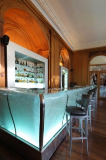 France, ile de france, paris 8e arrondissement, avenue montaigne, hotel plaza athenee, bar

Date : 2011-2012