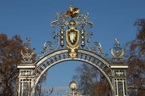 France, ile de france, paris 8e arrondissement, avenue gabriel, palais d'el elysee, detail grille du jardin, coq, rf

Date : 2011-2012