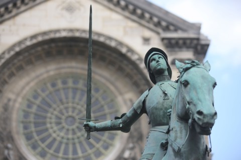 France, ile de france, paris, 8e arrondissement, place saint augustin, eglise saint augustin, statue de jeanne d'arc

Date : 2011-2012