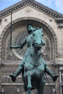 France, ile de france, paris, 8e arrondissement, place saint augustin, eglise saint augustin, statue de jeanne d'arc

Date : 2011-2012