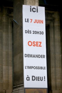 France, ile de france, paris, 8e arrondissement, place saint augustin, eglise saint augustin, banderole promotionnelle, pancarte

Date : 2011-2012