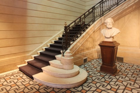 France, ile de france, paris 8e arrondissement, 7 rue velasquez, musee cernuschi, musee des arts asiatiques, mairie de paris, culture, hotel particulier, grand escalier, buste d'henri cernuschi

Date ...