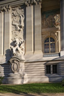 France, ile de france, paris 8e arrondissement, avenue franklin roosevelt, palais de la decouverte, facade sur rue

Date : 2011-2012