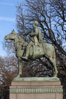 France, ile de france, paris 8e arrondissement, cours la reine, statue equestre de simon bolivar par emmanuel fremiet

Date : 2011-2012