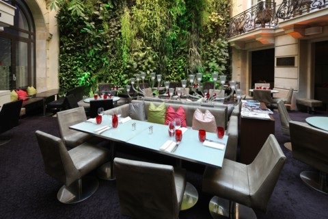France, ile de france, paris 8e arrondissement, 49 rue pierre charron, pershing hall, restaurant, hotel, club, patio, andree putmann

Date : 2011-2012