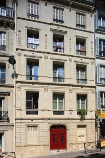 France, ile de france, paris 9e arrondissement,  9 rue henri monnier, facade d'immeuble, detail

Date : 2011-2012