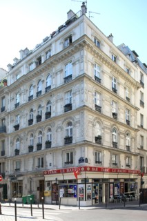 France, ile de france, paris 9e arrondissement, 27 rue victor masse, immeuble neo renaissance, decor, facade, face a l'avenue frochot

Date : 2011-2012