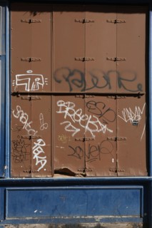 France, ile de france, paris 10e arrondissement, rue des deux gares, detail porte

Date : 2011-2012