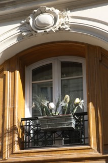 France, ile de france, paris 10e arrondissement, rue des deux gares, detail porte

Date : 2011-2012