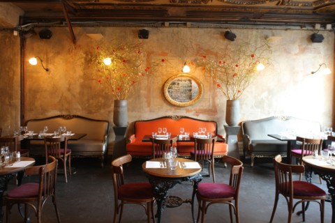 France, ile de france, paris 10e arrondissement, 34 boulevard de bonne nouvelle, restaurant, Delaville Cafe, salle et plafond 19e siecle

Date : 2011-2012