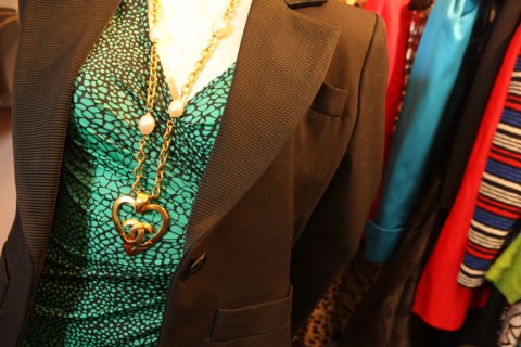 France, ile de france, paris 11e arrondissement, 12 rue jules valles, boutique le dressing d'eva, mode, vetements de marque, accessoires

Date : 2011-2012