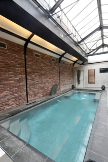 France, ile de france, paris 11e arrondissement, 64 rue de la folie mericourt, spa urbain, l'echappee, bassin, transats, detente

Date : 2011-2012