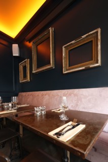 France, ile de france, paris 11e arrondissement, 4 rue jean pierre timbaud, restaurant chez moustache, deco, gastronomie

Date : 2011-2012