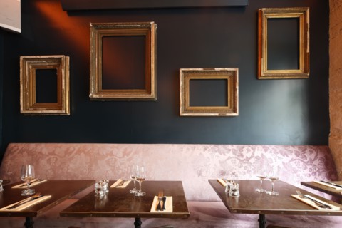 France, ile de france, paris 11e arrondissement, 4 rue jean pierre timbaud, restaurant chez moustache, deco, gastronomie

Date : 2011-2012