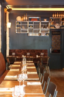 France, ile de france, paris 11e arrondissement, 4 rue jean pierre timbaud, restaurant chez moustache, deco, gastronomie

Date : 2011-2012