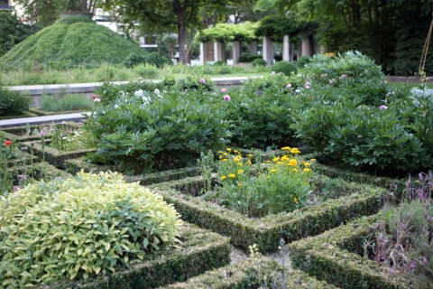 France, ile de france, paris, 12e arrondissement, bercy, parc de bercy, parterres

Date : 2011-2012