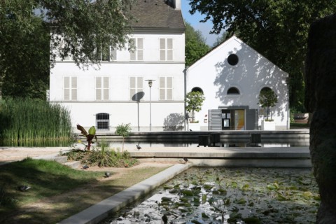 France, ile de france, paris, 12e arrondissement, bercy, parc de bercy, plan d'eau, nenuphars

Date : 2011-2012