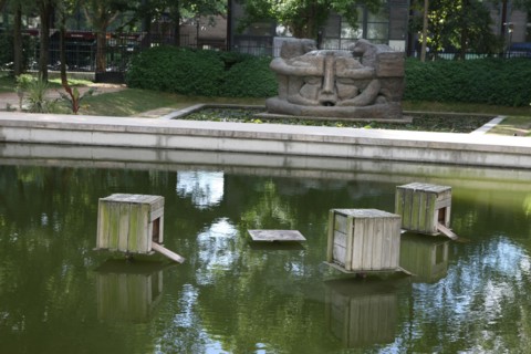 France, ile de france, paris, 12e arrondissement, bercy, parc de bercy, plan d'eau oeuvre de paul belmondo

Date : 2011-2012